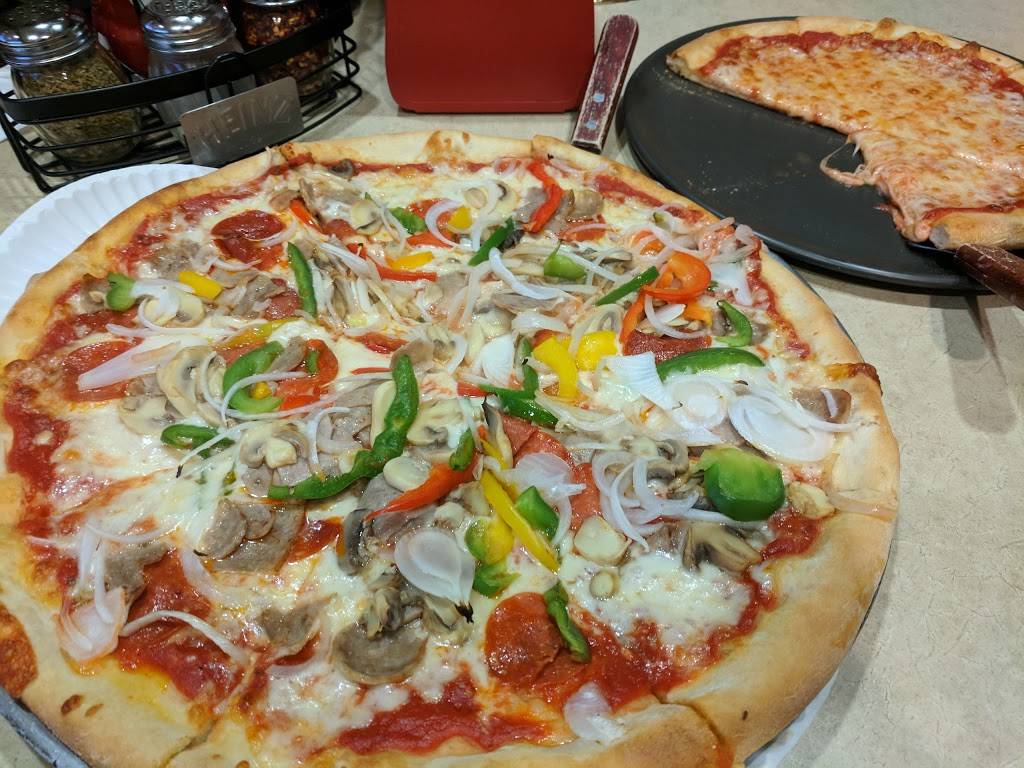 Tonys New York Pizza | restaurant | 5361 Merchants View Sq, Haymarket, VA 20169, USA | 5712486290 OR +1 571-248-6290