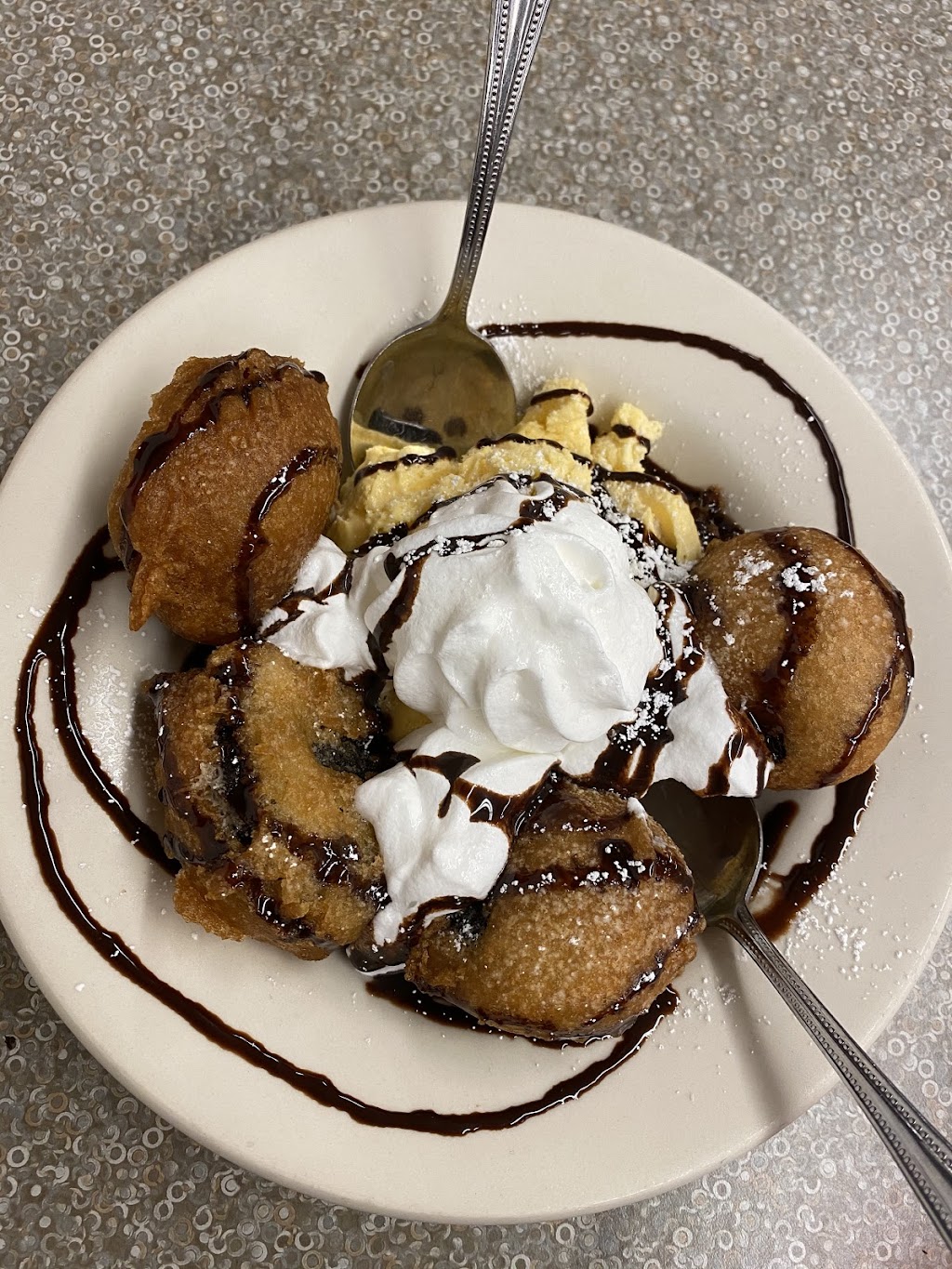 Calvarios Family Restaurant | restaurant | 30 N Main St, Parowan, UT 84761, USA | 4354779069 OR +1 435-477-9069