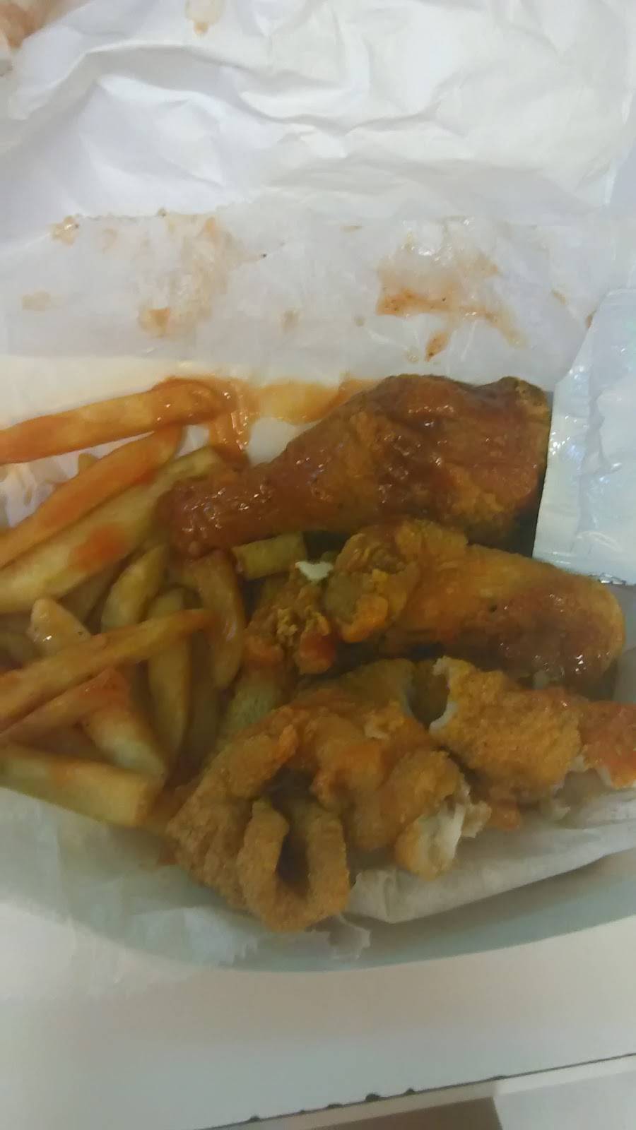 Harolds Chicken Shack | restaurant | 7348 S Stony Island Ave, Chicago, IL 60649, USA | 7732881200 OR +1 773-288-1200