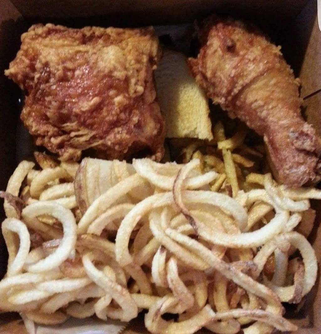 Chicken Larrys Drive-In | restaurant | 12 S Orange St, Butler, MO 64730, USA | 6606790161 OR +1 660-679-0161