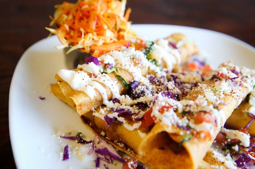 El Cerro Azul | restaurant | 13561 Midlothian Turnpike, Midlothian, VA 23113, USA | 8048585000 OR +1 804-858-5000