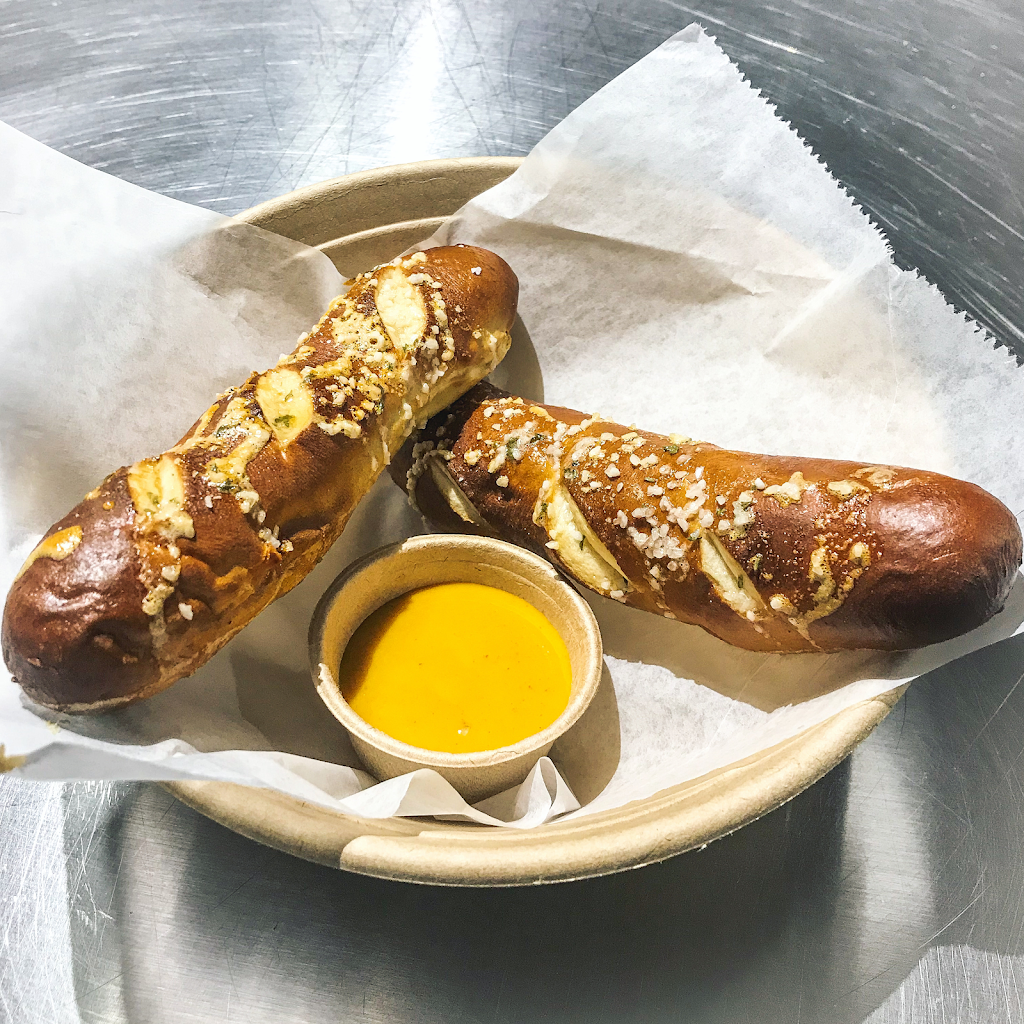 Jays Local | restaurant | 2301 Liberty St, Allentown, PA 18104, USA | 6103513100 OR +1 610-351-3100