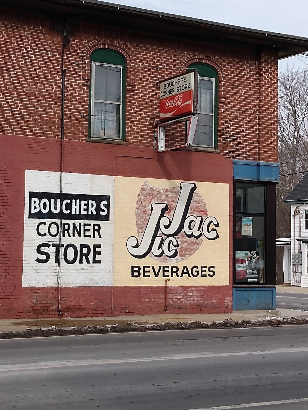 Rochester Food And beverages | restaurant | 62 Main St, Rochester, NH 03868, USA | 6033320049 OR +1 603-332-0049