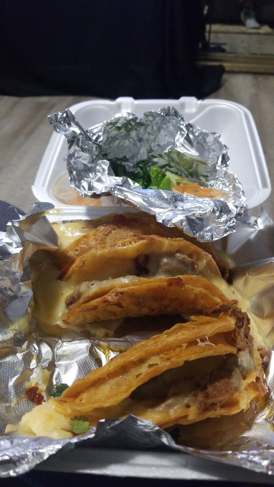 QuesaBirria Jalisco | restaurant | 7200 W Addison St, Chicago, IL 60634, USA | 3128906364 OR +1 312-890-6364