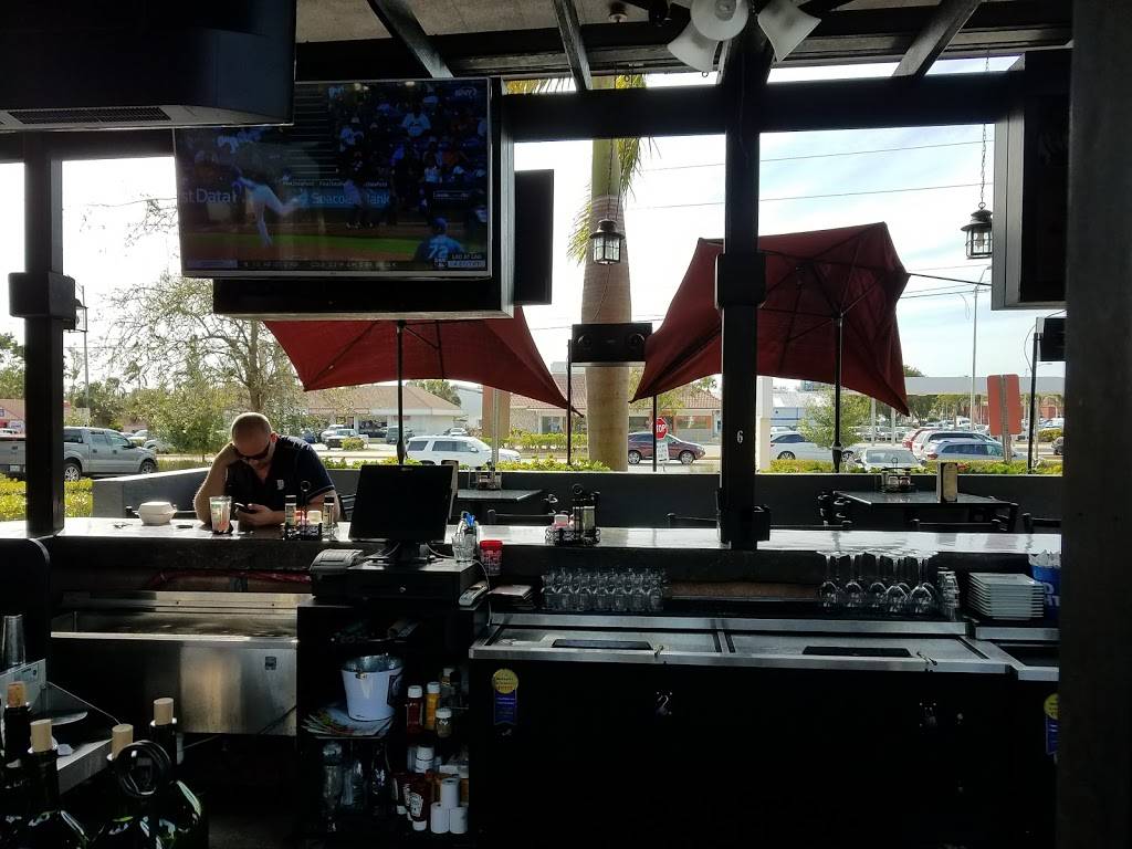 Joey Ds | restaurant | 3300 Davis Blvd, Naples, FL 34104, USA | 2392313658 OR +1 239-231-3658