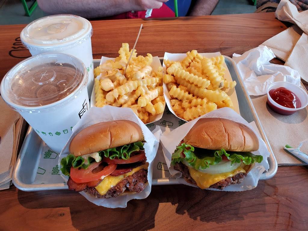 Shake Shack | restaurant | 296 Constitution Dr, Virginia Beach, VA 23462, USA | 7574274480 OR +1 757-427-4480