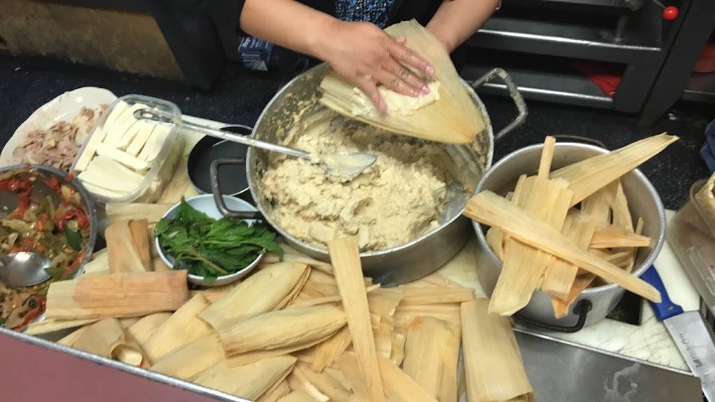 La Concha | restaurant | 2 W Main St, Elmsford, NY 10523, USA | 9145922335 OR +1 914-592-2335