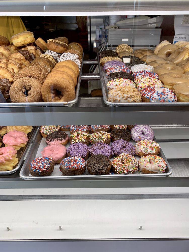 Scottys Doughnuts & Teriyaki Chicken | bakery | 1420 Yosemite Blvd, Modesto, CA 95354, USA | 2095771775 OR +1 209-577-1775