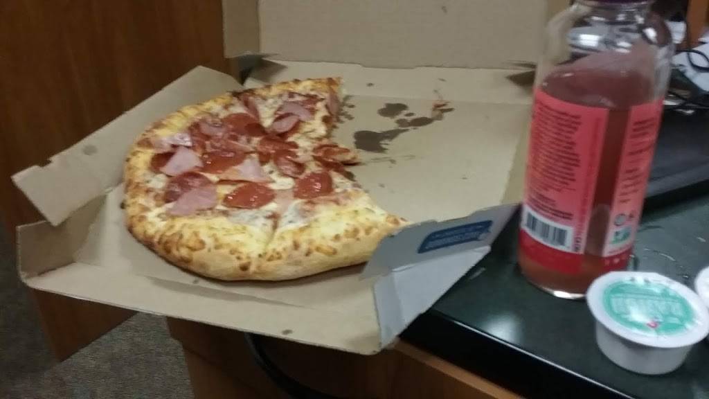 Dominos Pizza | meal delivery | 400 Old Franklin Turnpike Ste 105, Rocky Mount, VA 24151, USA | 5404834140 OR +1 540-483-4140