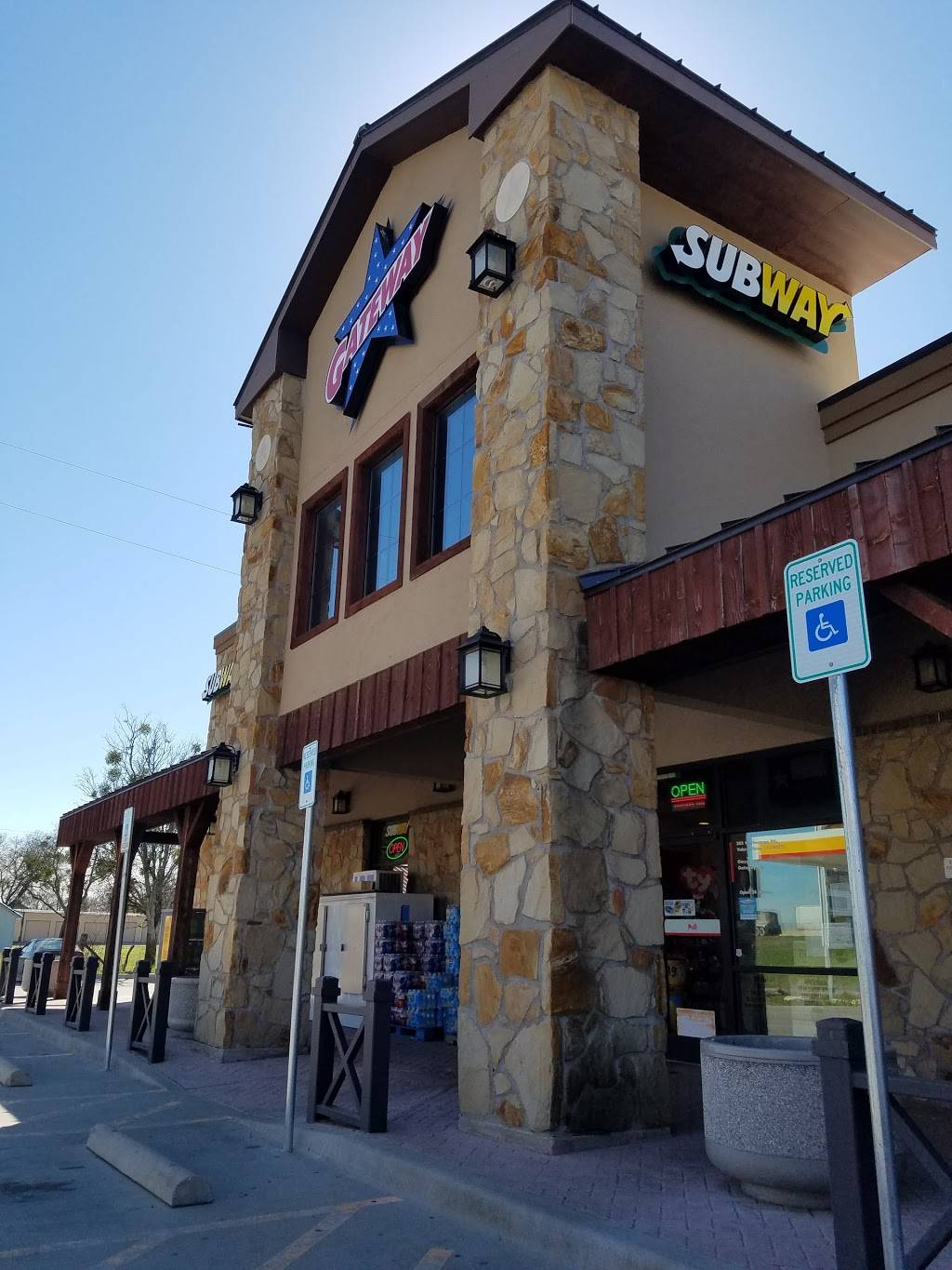 Subway Restaurants | restaurant | 305 N. Frontage Rd., Valley View, TX 76272, USA | 9407263090 OR +1 940-726-3090