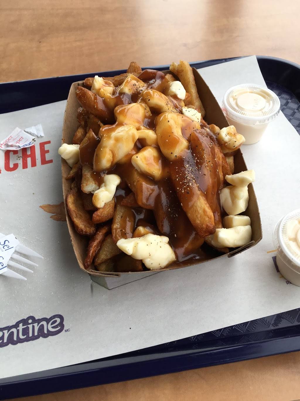 Valentine | restaurant | 2860 Chemin des Quatre-Bourgeois, Québec, QC G1V 1Y3, Canada | 4186584348 OR +1 418-658-4348