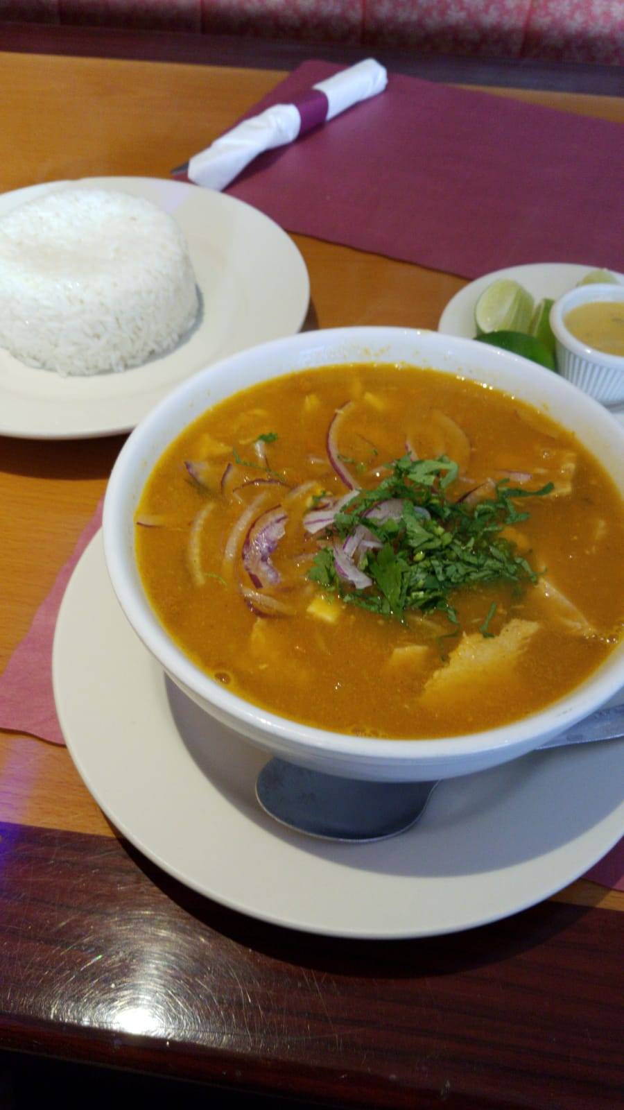 Las Americas Restaurant | restaurant | 9 Main St, Danbury, CT 06810, USA | 2037447400 OR +1 203-744-7400