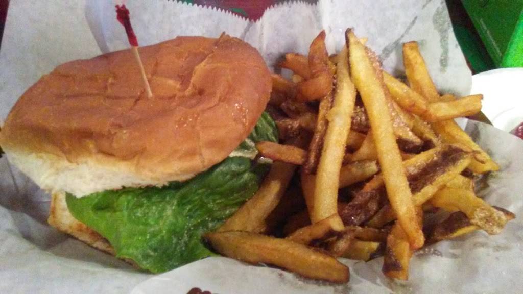 Carmichaels Pub | restaurant | 3011 Wayne Ave, Dayton, OH 45420, USA | 9372586058 OR +1 937-258-6058