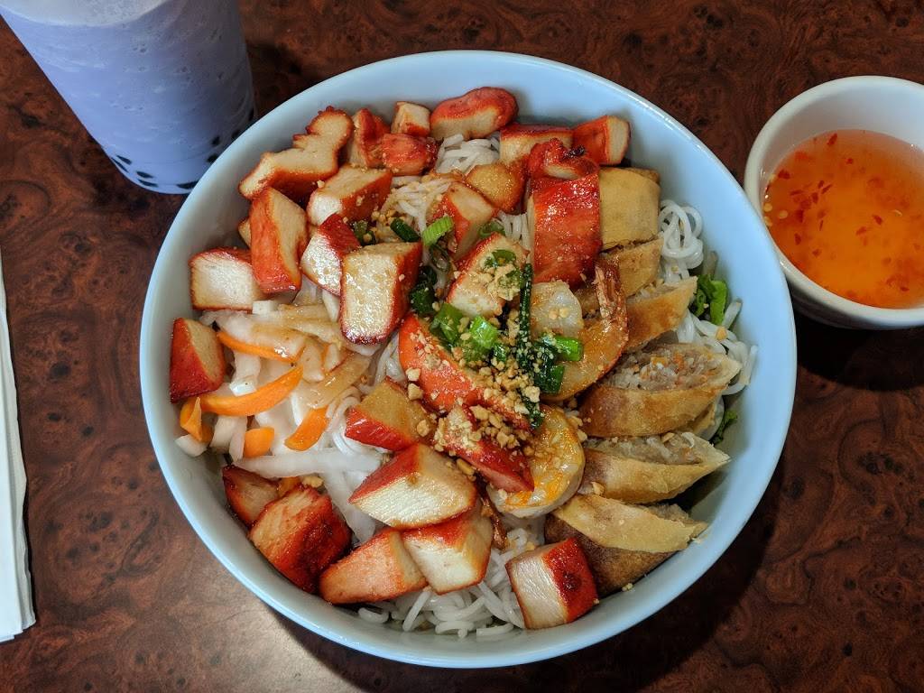 iPho by Saigon | restaurant | 704 University Ave W, St Paul, MN 55104, USA | 6512258751 OR +1 651-225-8751