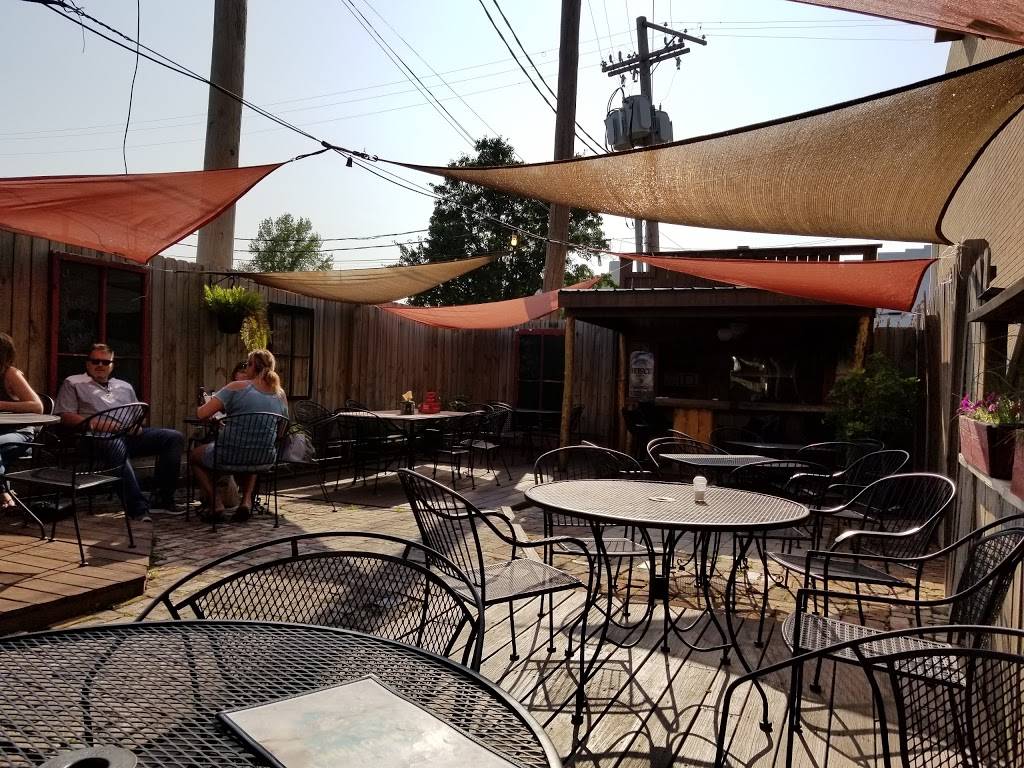 Mulligans | restaurant | 7 S Central Park, Jacksonville, IL 62650, USA | 2172435761 OR +1 217-243-5761