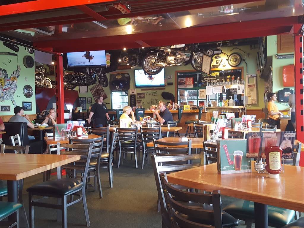 Quaker Steak & Lube | restaurant | 2191 Millennium Blvd, Cortland, OH 44410, USA | 3303729464 OR +1 330-372-9464