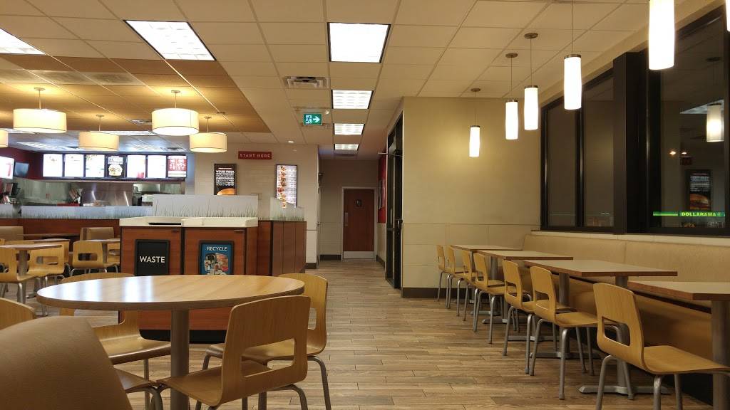 Wendys | restaurant | 2400 Dundas St W, Mississauga, ON L5K 2R8, Canada | 9058558953 OR +1 905-855-8953