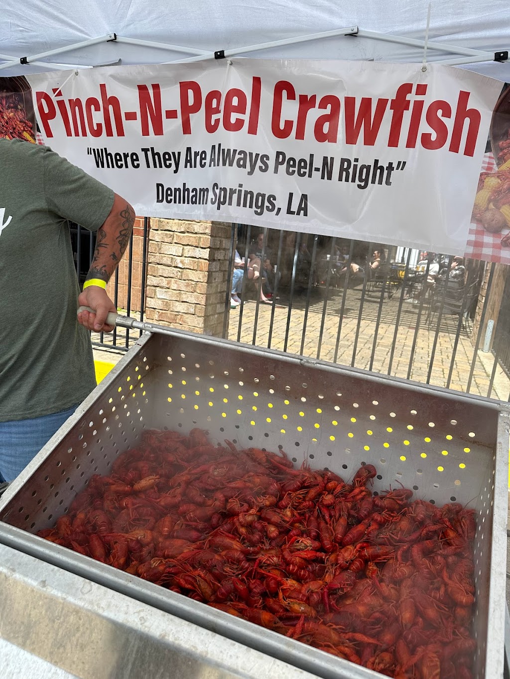 Pinch-N-Peel crawfish Drive-Thru | restaurant | 8475 Magnolia Blvd, Denham Springs, LA 70726, USA | 3375738549 OR +1 337-573-8549