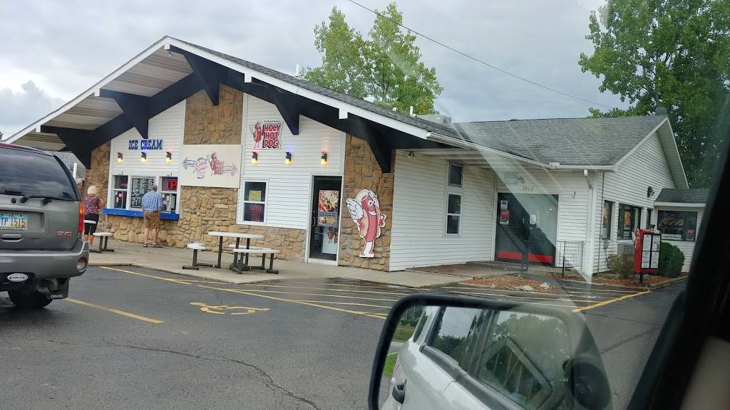 Katies Korner Howland | restaurant | 1913 Niles Cortland Rd NE, Warren, OH 44484, USA | 3308563360 OR +1 330-856-3360