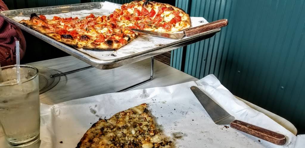 Frank Pepe Pizzeria Napoletana | restaurant | 75 Middlesex Turnpike, Burlington, MA 01803, USA | 7812737377 OR +1 781-273-7377