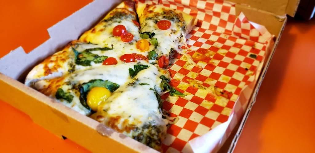 Crust Plus | restaurant | 6020 Blue Ridge Blvd, Raytown, MO 64133, USA | 8162667000 OR +1 816-266-7000