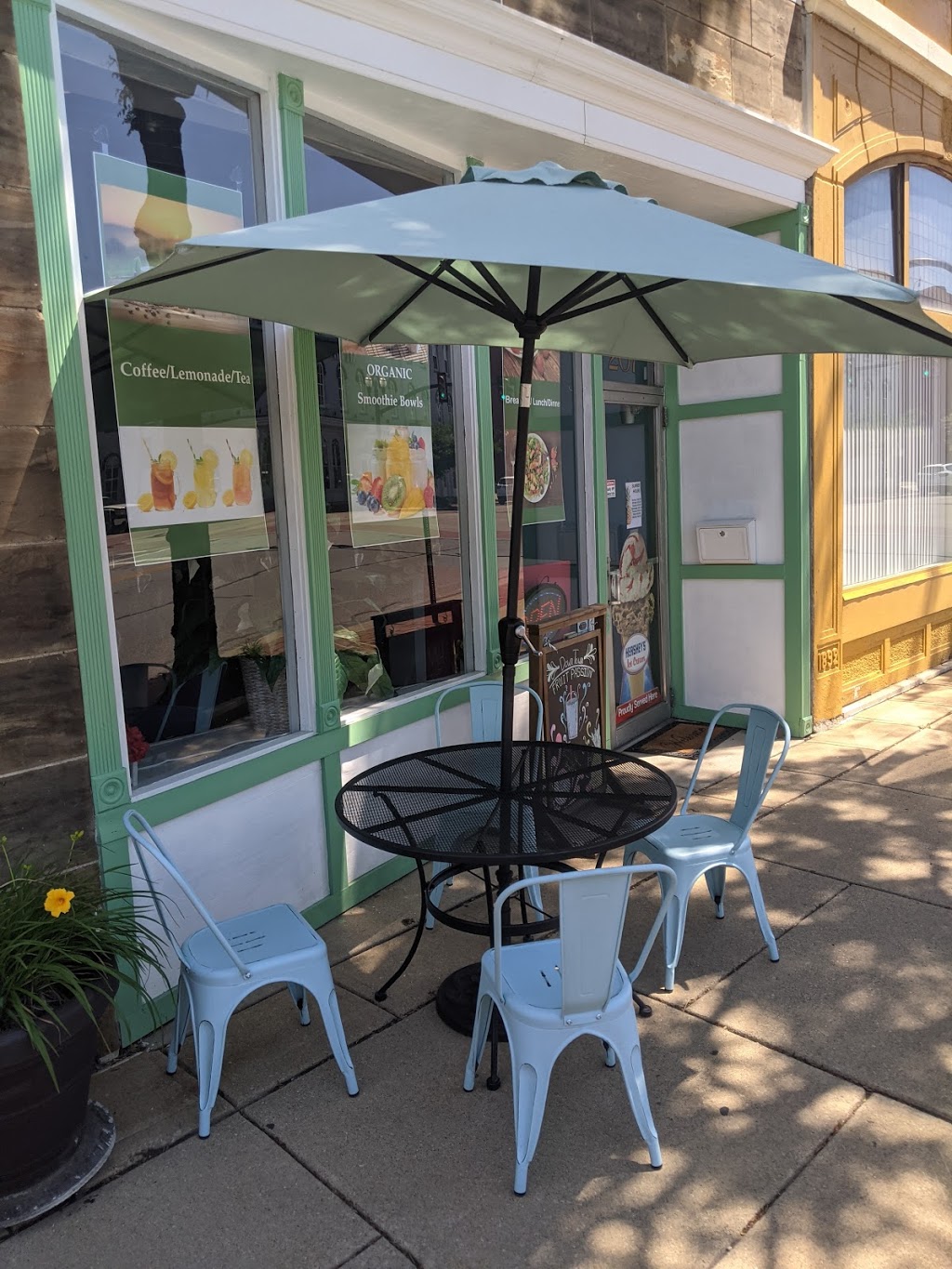 Downtown Fruit Passion | cafe | 207 W Main St, Lancaster, OH 43130, USA | 7402776061 OR +1 740-277-6061