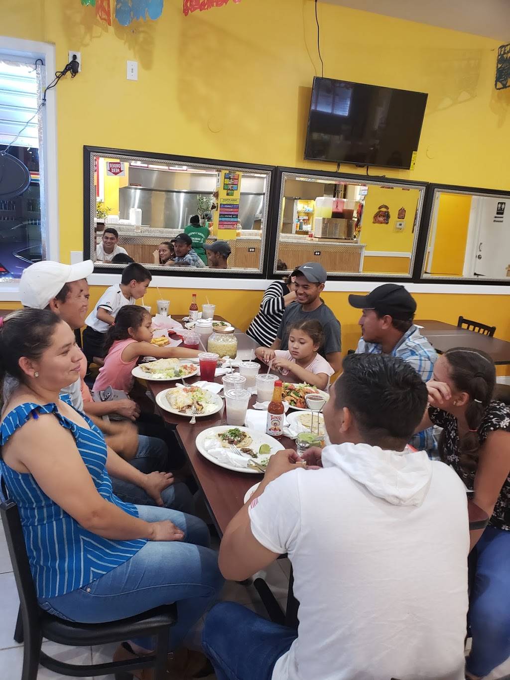 Taqueria Vargas And Restaurant | restaurant | 301 S Highland Ave, Baltimore, MD 21224, USA | 4108002104 OR +1 410-800-2104