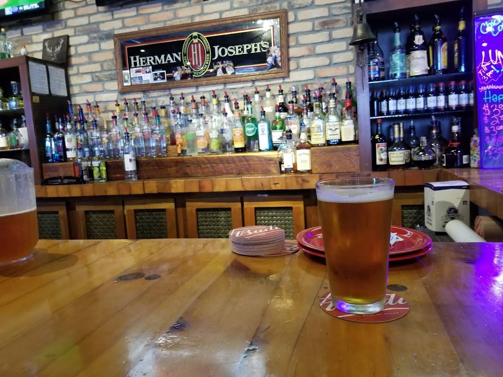 The Chicken Coop Sports Bar and Grill | restaurant | 12725 Meredith Dr, Urbandale, IA 50323, USA | 5153342667 OR +1 515-334-2667