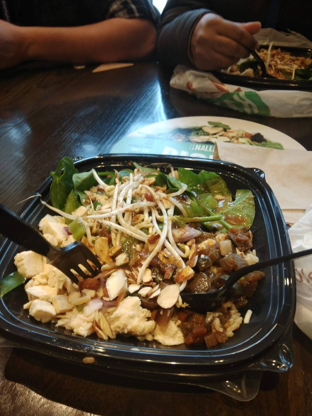 Nalley Fresh | restaurant | 400 E Pratt St, Baltimore, MD 21202, USA | 4438859437 OR +1 443-885-9437