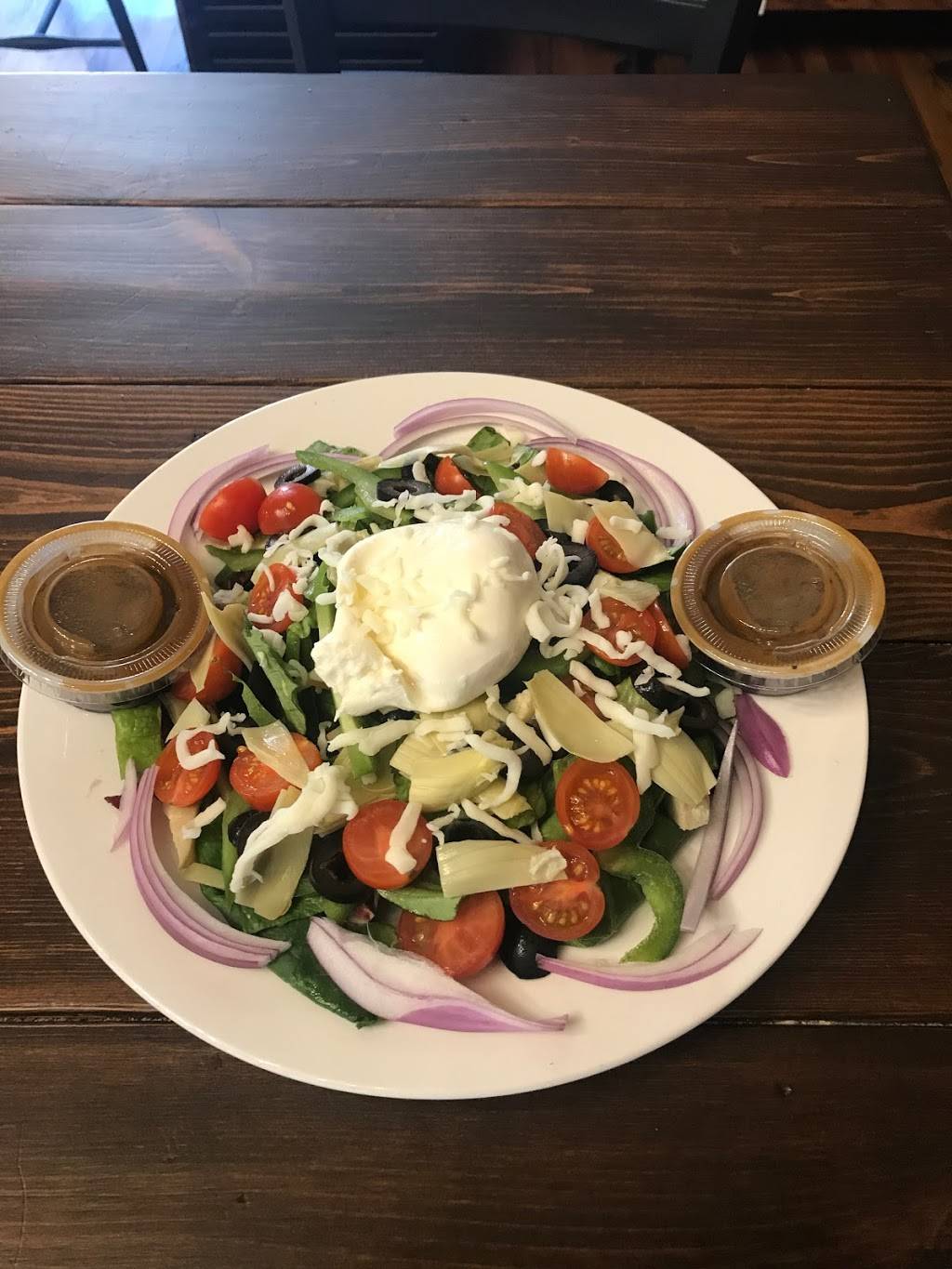 Bella Gusto Restaurant And Italian Market & Pizzeria | restaurant | 29 S Main St, Oconomowoc, WI 53066, USA | 2623543132 OR +1 262-354-3132