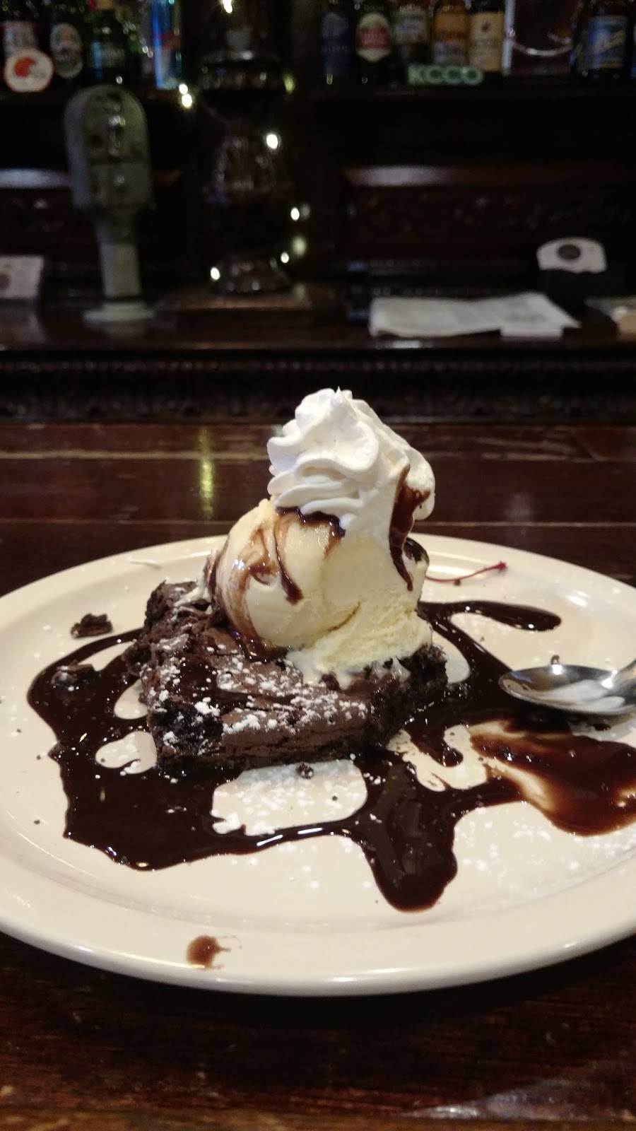 Street Meet The American Tavern | restaurant | Port Royal Plaza, D11, 95 Mathews Dr, Hilton Head Island, SC 29926, USA | 8438422570 OR +1 843-842-2570