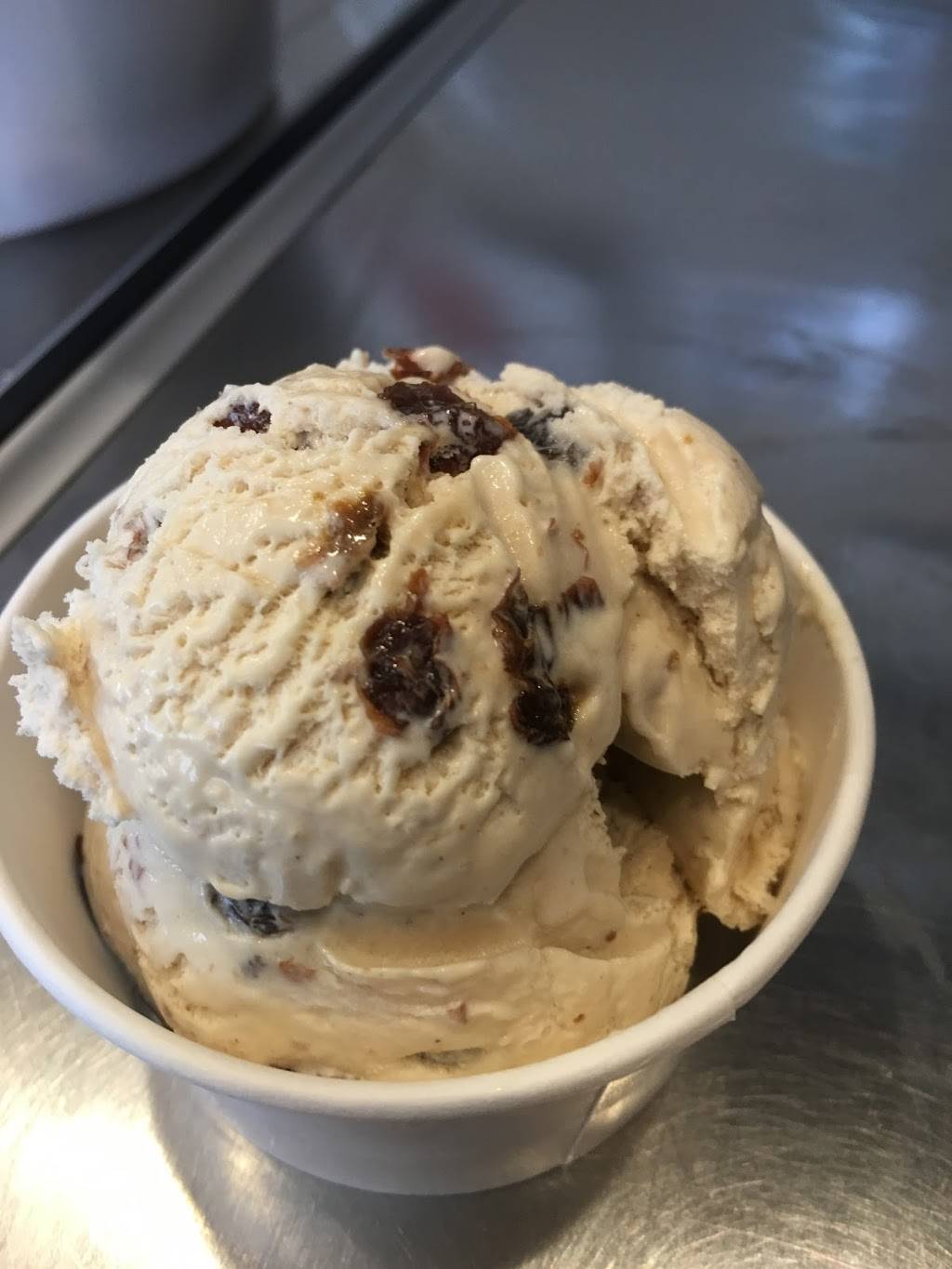 Village Creamery & Sweetshop | cafe | 32 Broadway, Valhalla, NY 10595, USA | 9144211300 OR +1 914-421-1300