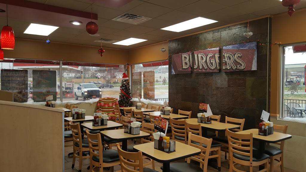 Dairy Queen Grill & Chill | restaurant | 915 W 4th St Ave, Holton, KS 66436, USA | 7853643110 OR +1 785-364-3110