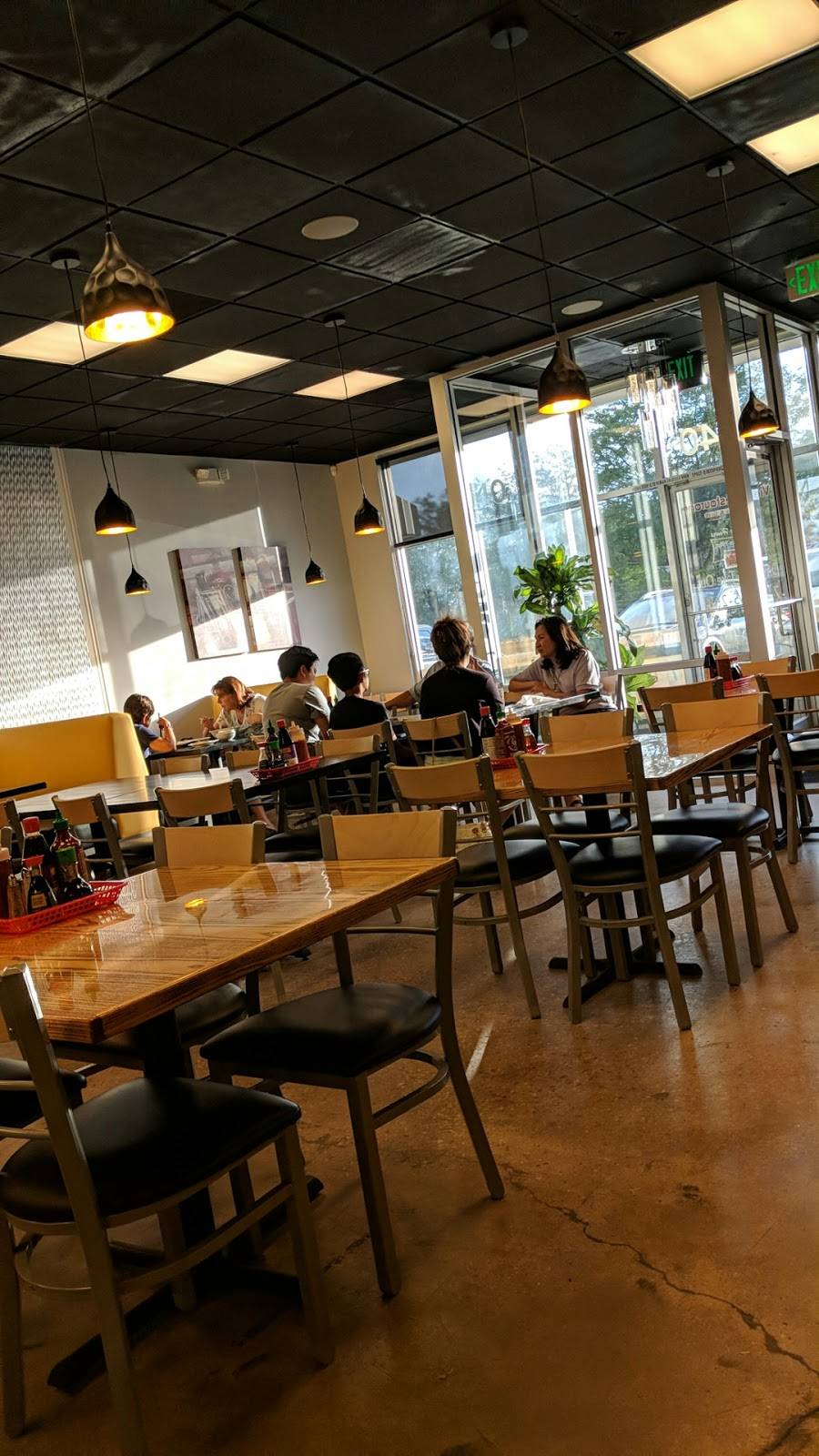 Viets Restaurant Noodles & Grill | restaurant | 7640 N Academy Blvd, Colorado Springs, CO 80920, USA | 7194652681 OR +1 719-465-2681