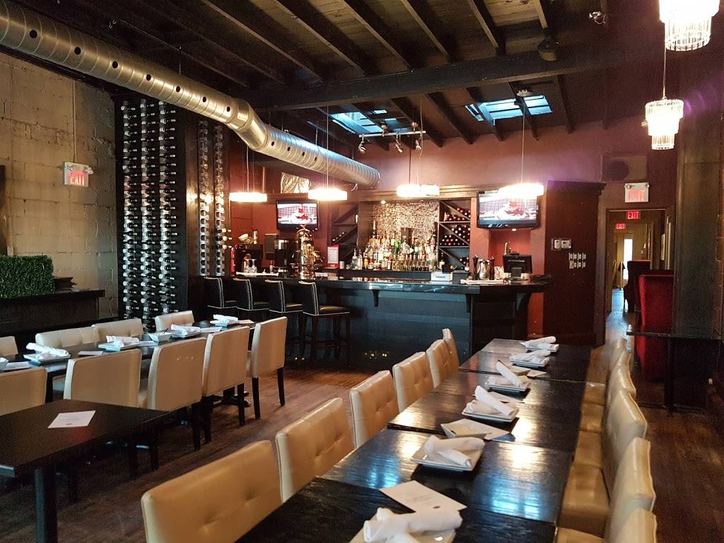 Vitos Pizzeria | night club | 1731 Wyandotte St E, Windsor, ON N8Y 1E1, Canada | 5199156145 OR +1 519-915-6145