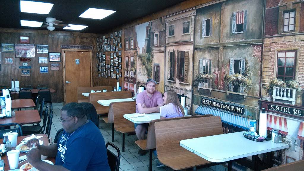 Friends Cafe | restaurant | 351 N Main St, Woodruff, SC 29388, USA | 8644765522 OR +1 864-476-5522