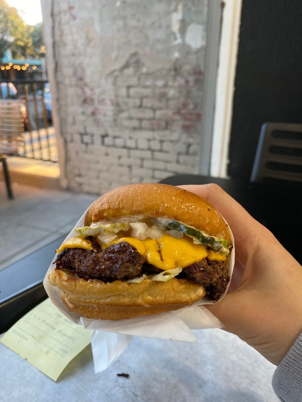 Pretty Good Burger | restaurant | 439 W Main St, Merced, CA 95340, USA | 2096265088 OR +1 209-626-5088