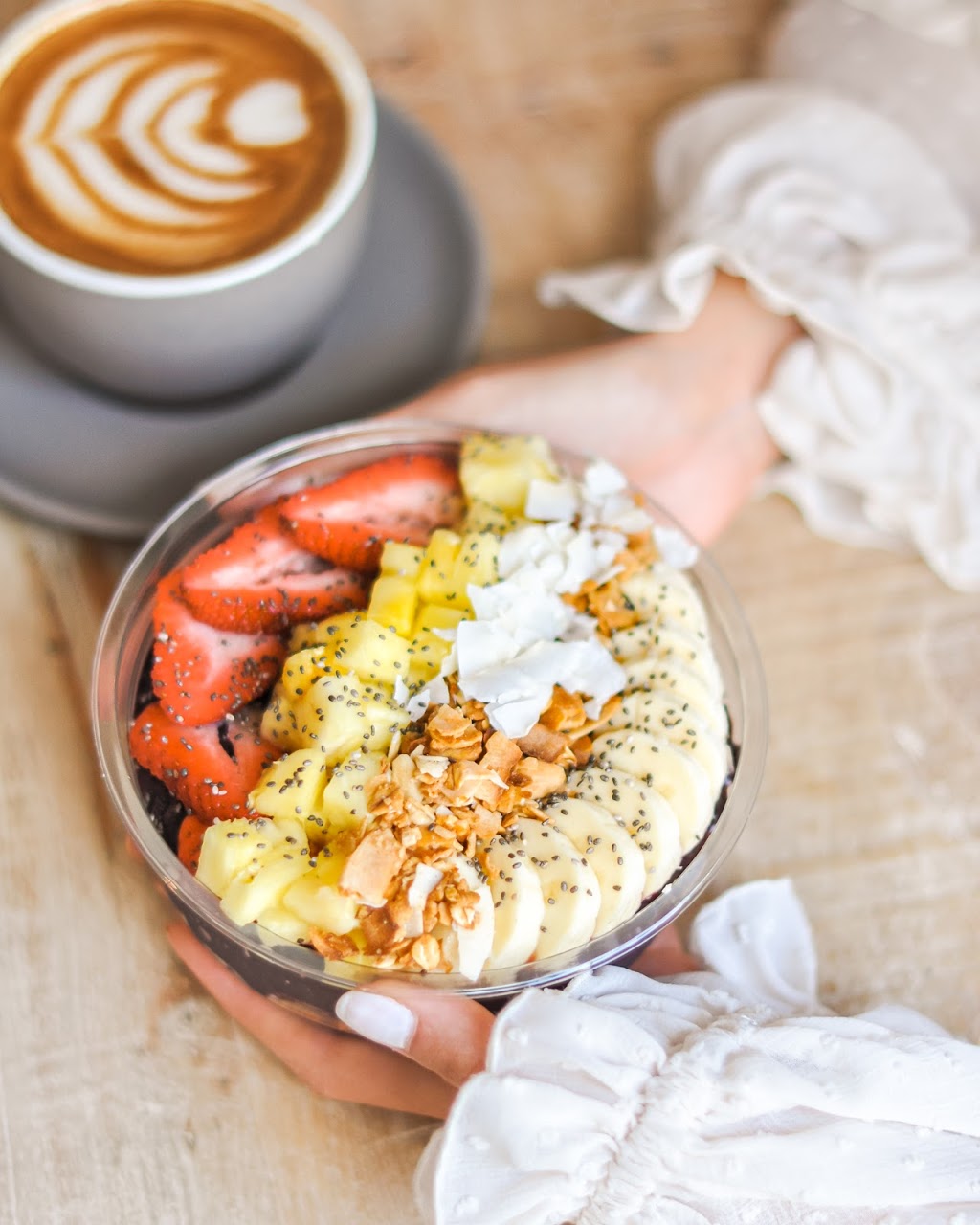 Pura Vida Edgewater | cafe | 1756 N Bayshore Dr, Miami, FL 33132, USA | 3055354142 OR +1 305-535-4142