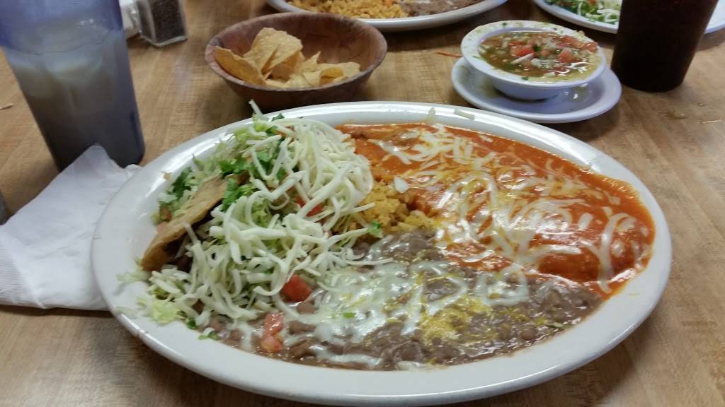 Las Lomas Restaurant | restaurant | 15677 Roxford St, Sylmar, CA 91342, USA | 8183672311 OR +1 818-367-2311