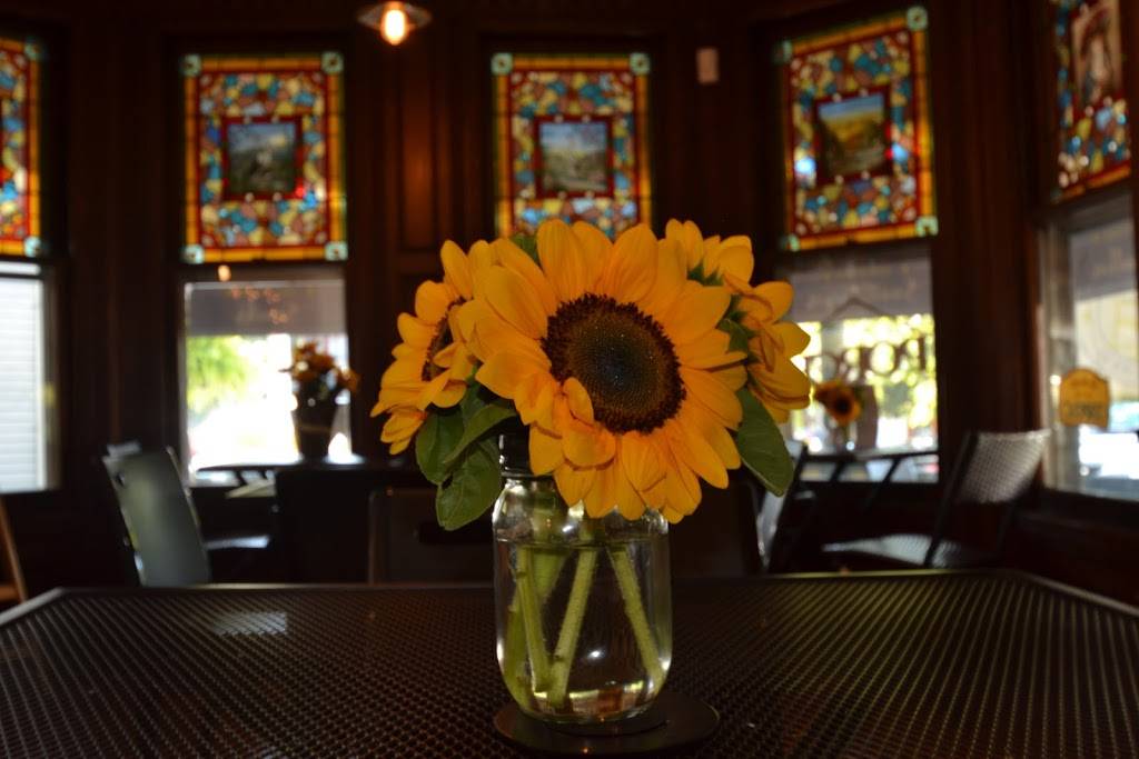 The Porch Ocean Grove | restaurant | 73 Main Ave, Ocean Grove, NJ 07756, USA | 7323669076 OR +1 732-366-9076