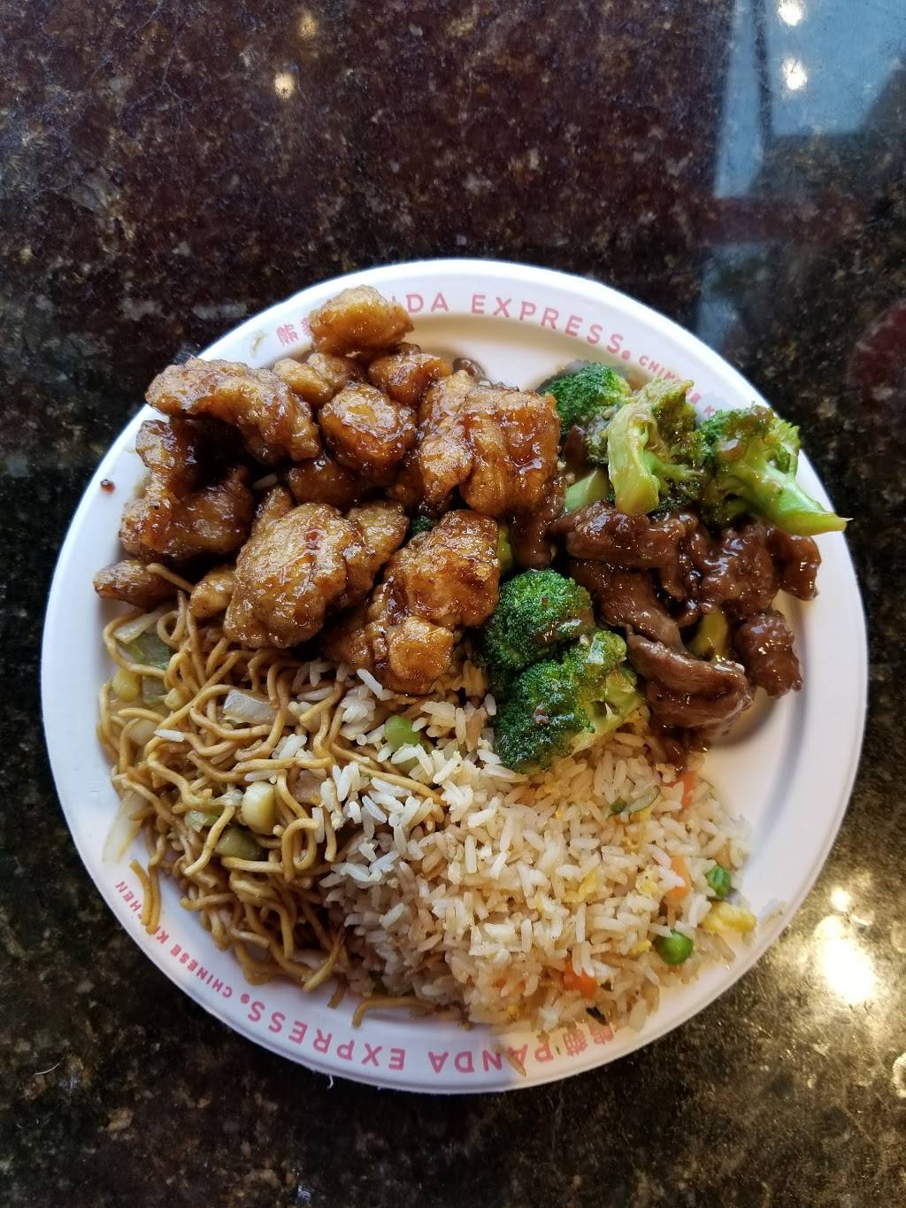 Panda Express | meal takeaway | 640 W El Monte Way, Dinuba, CA 93618, USA | 5595913872 OR +1 559-591-3872