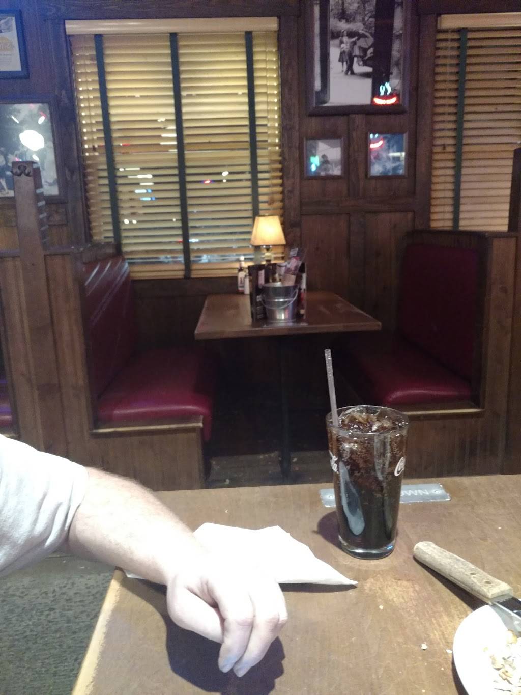 Logans Roadhouse | restaurant | 3012 William St, Cape Girardeau, MO 63703, USA | 5736514142 OR +1 573-651-4142