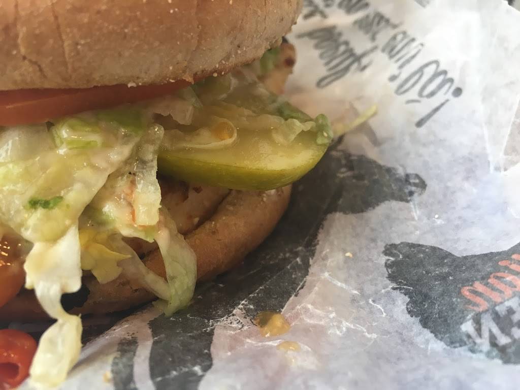 Harveys | restaurant | 1200 Barton St E, Hamilton, ON L8H 2V7, Canada | 9055478855 OR +1 905-547-8855