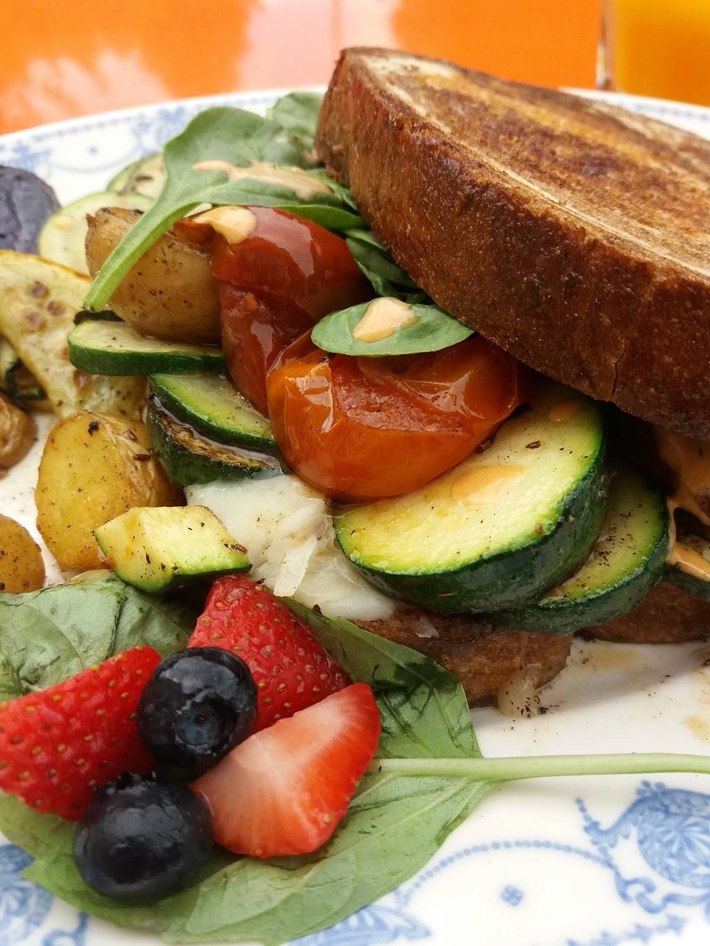 Sabrosa Cafe & Gallery | cafe | 3216 S Howell Ave, Milwaukee, WI 53207, USA | 3128341929 OR +1 312-834-1929