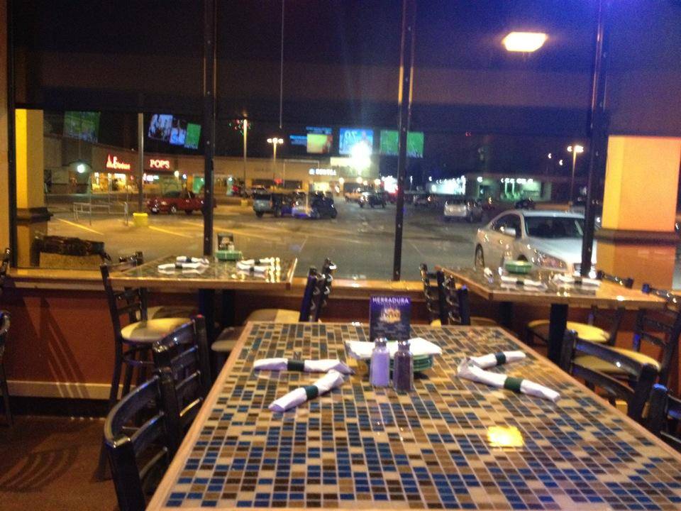 Marias Mexican Bar & Grill | restaurant | 861 E Nerge Rd, Roselle, IL 60172, USA | 6302833389 OR +1 630-283-3389