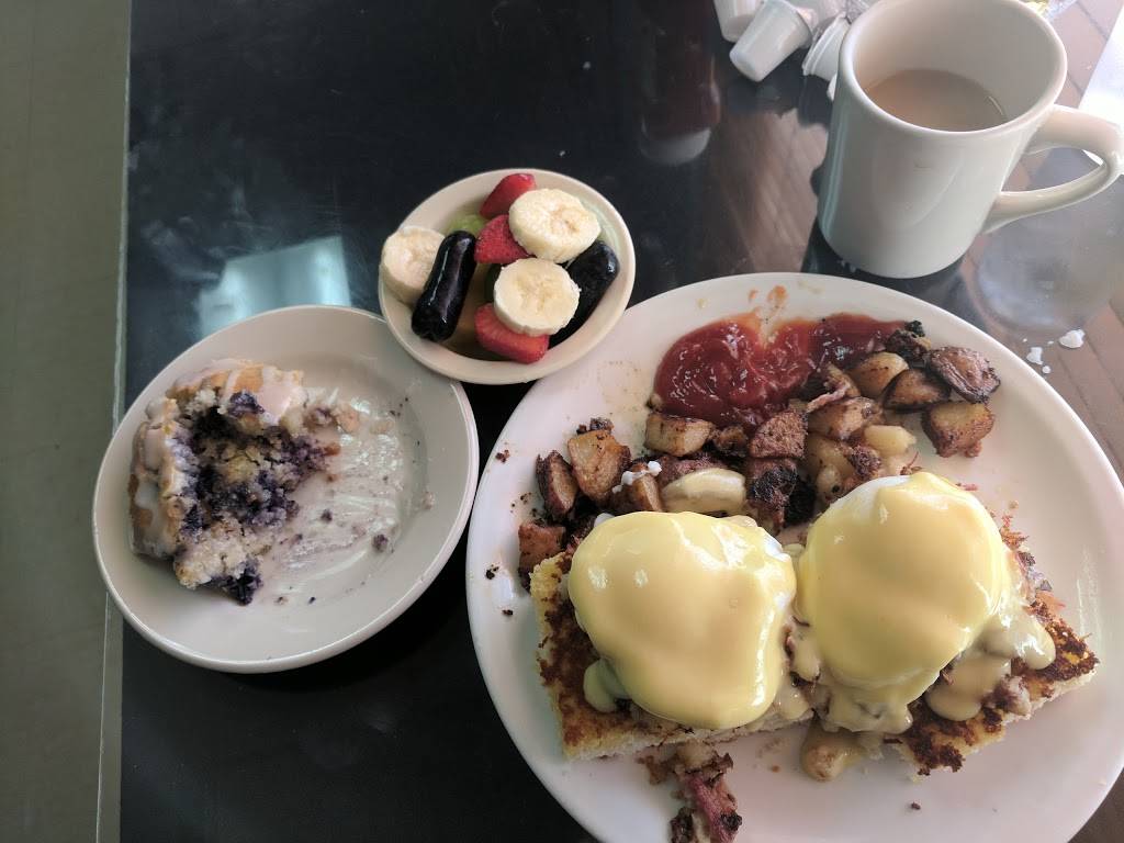 Rae Rae’s Restaurant | restaurant | Central Park Plaza 2468 Hwy 441, 27, Fruitland Park, FL 34731, USA | 3523231595 OR +1 352-323-1595