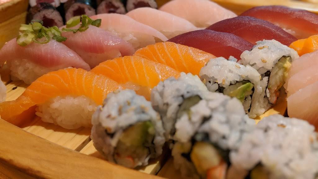 Umi Sushi | restaurant | 177-13 Union Tpke, Flushing, NY 11366, USA | 7189698298 OR +1 718-969-8298