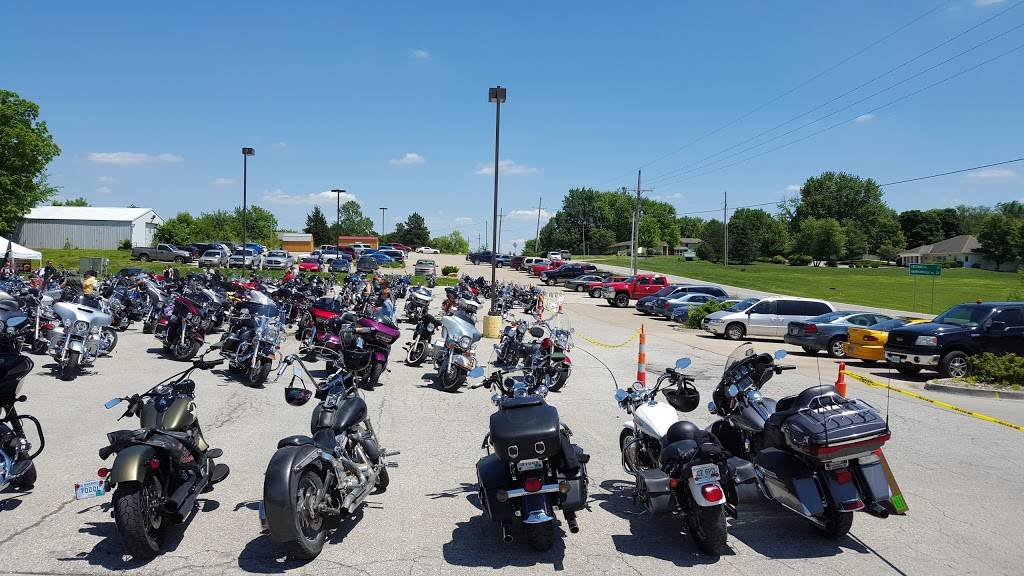 Timber Creek Bar & Grill | restaurant | 14 E Amity St, Louisburg, KS 66053, USA | 9138372600 OR +1 913-837-2600