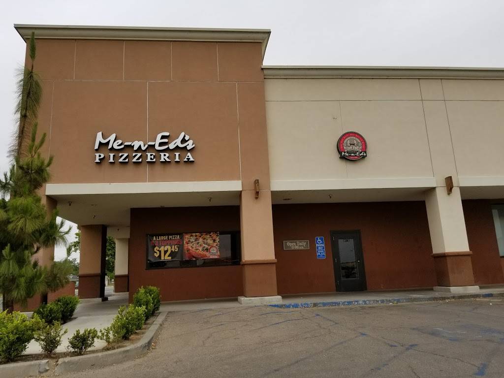Me n eds Pizzeria | restaurant | 1290 N Lemoore Ave, Lemoore, CA 93245, USA | 5599243484 OR +1 559-924-3484