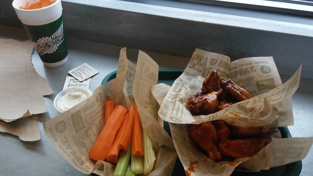 Wingstop | restaurant | 2695 Forgue Dr Ste 101, Naperville, IL 60564, USA | 6307179464 OR +1 630-717-9464